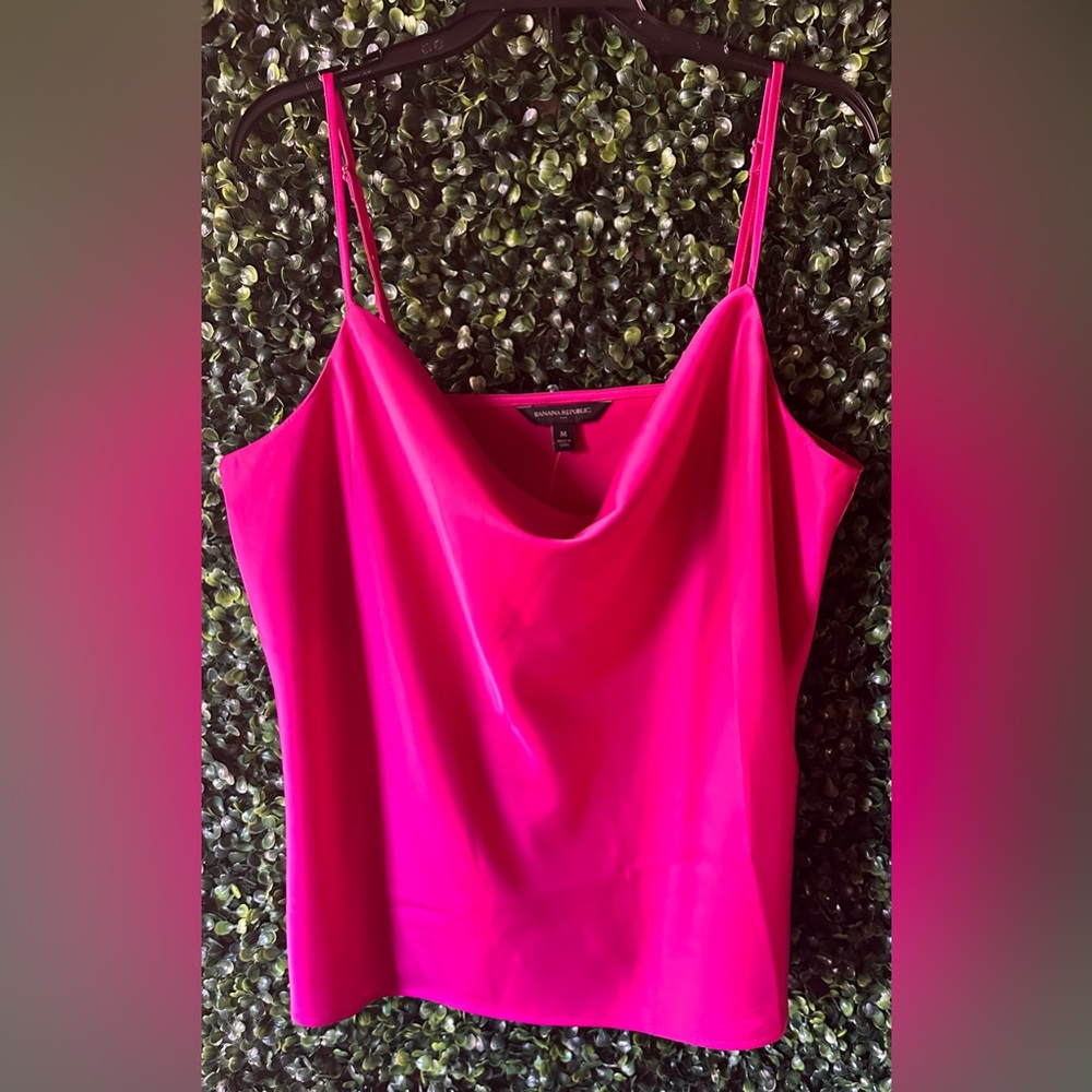 NWT Banana Republic Silky Fuchsia Drape Neck Camisole w/ Adjustable Stra…